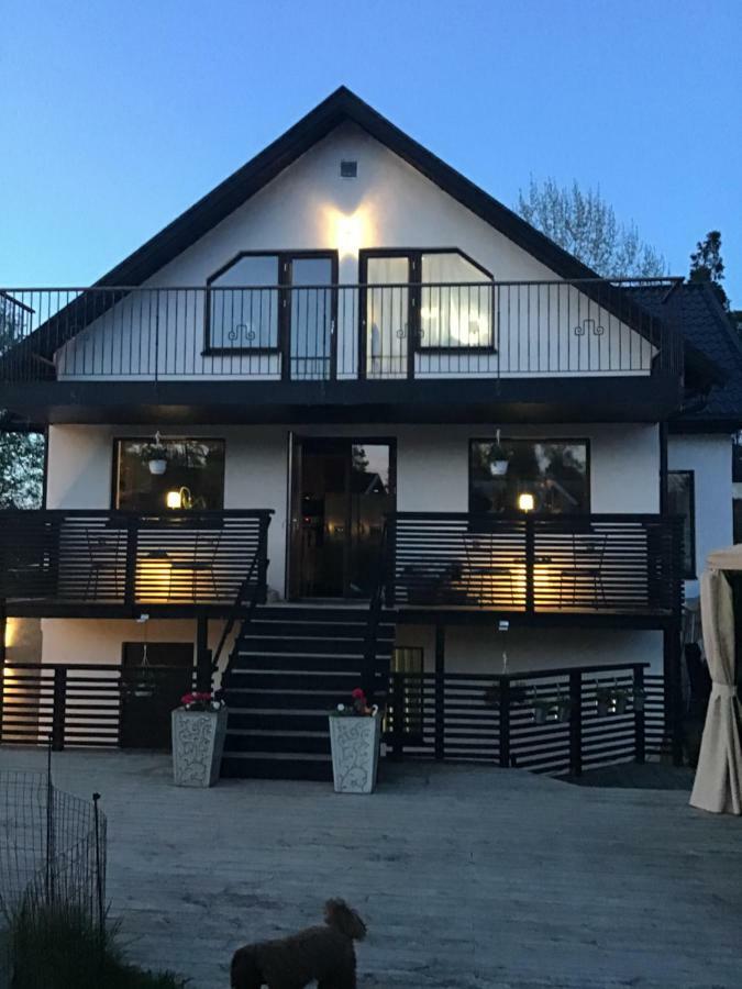 Lagenhet I Villa Pa Fornudden Tyreso Exterior foto