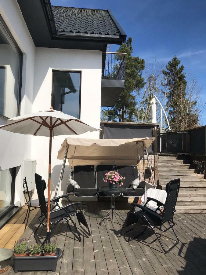 Lagenhet I Villa Pa Fornudden Tyreso Exterior foto